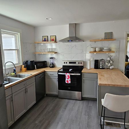 Private Single Level Standalone House Large Lot - 3 Bedrooms Шарлотт Екстер'єр фото