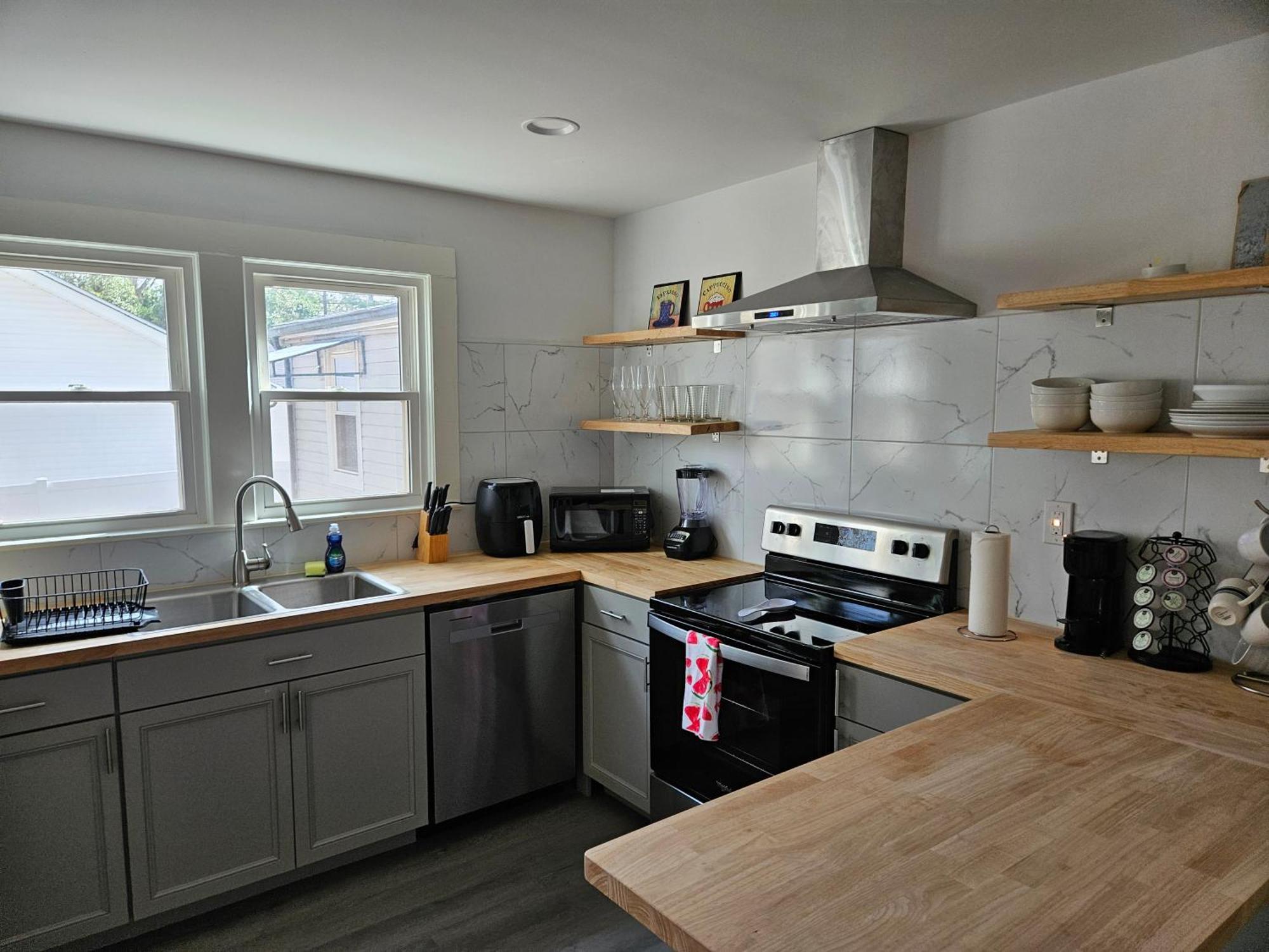 Private Single Level Standalone House Large Lot - 3 Bedrooms Шарлотт Екстер'єр фото